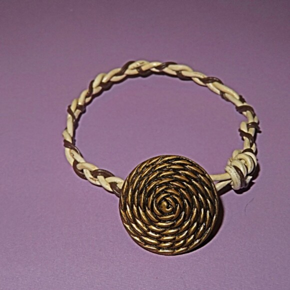 Vintage metal button, woven & hand knotted by me Bracelet Cream & brown leather - Picture 1 of 2